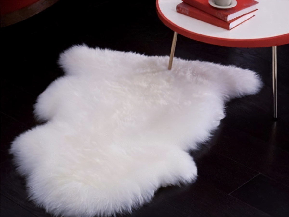Faux Fur Rug Ultra-Soft Non-Slip Backing & Machine Washable