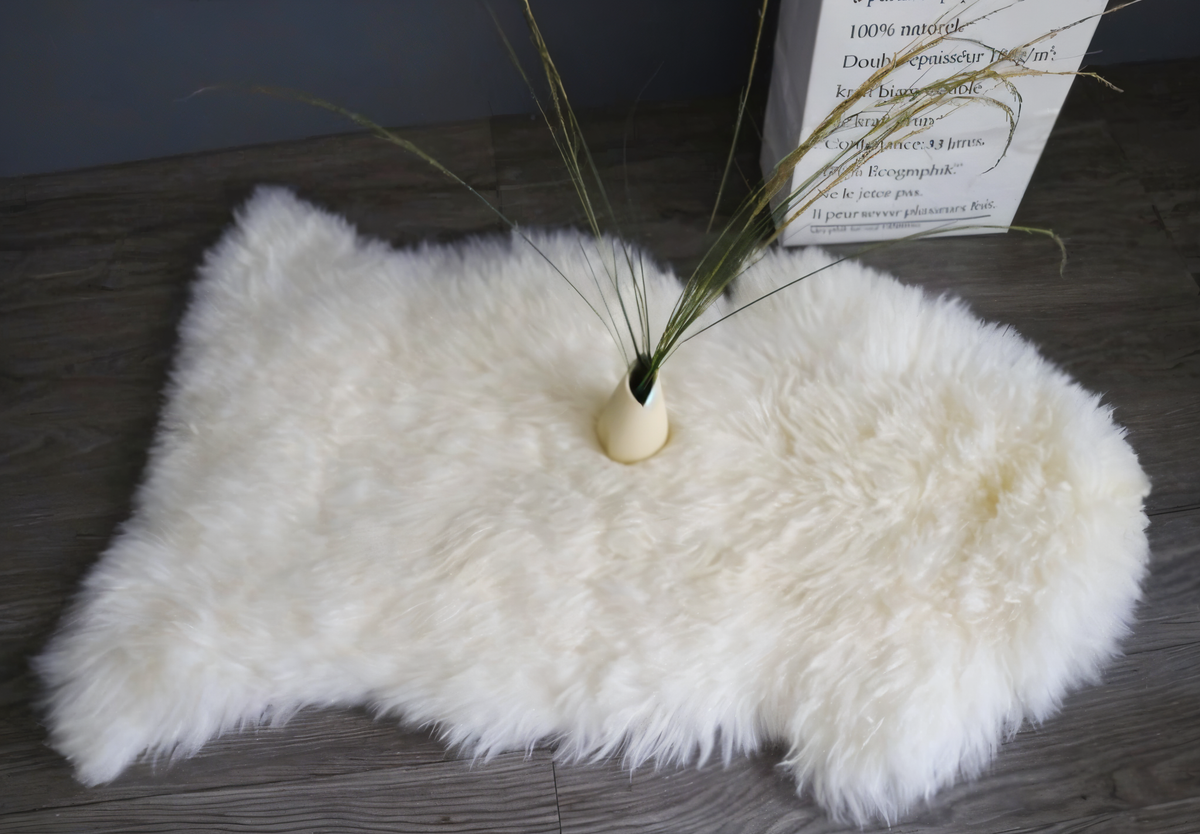 Faux Fur Rug Ultra-Soft Non-Slip Backing & Machine Washable