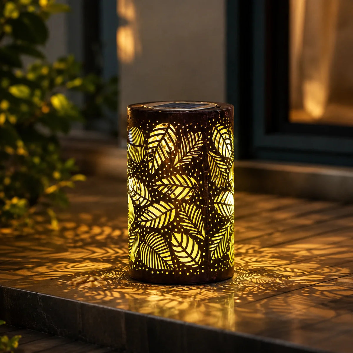 Hanging Solar Lantern Solar-Powered Leaf-Pattern Shadow Iron