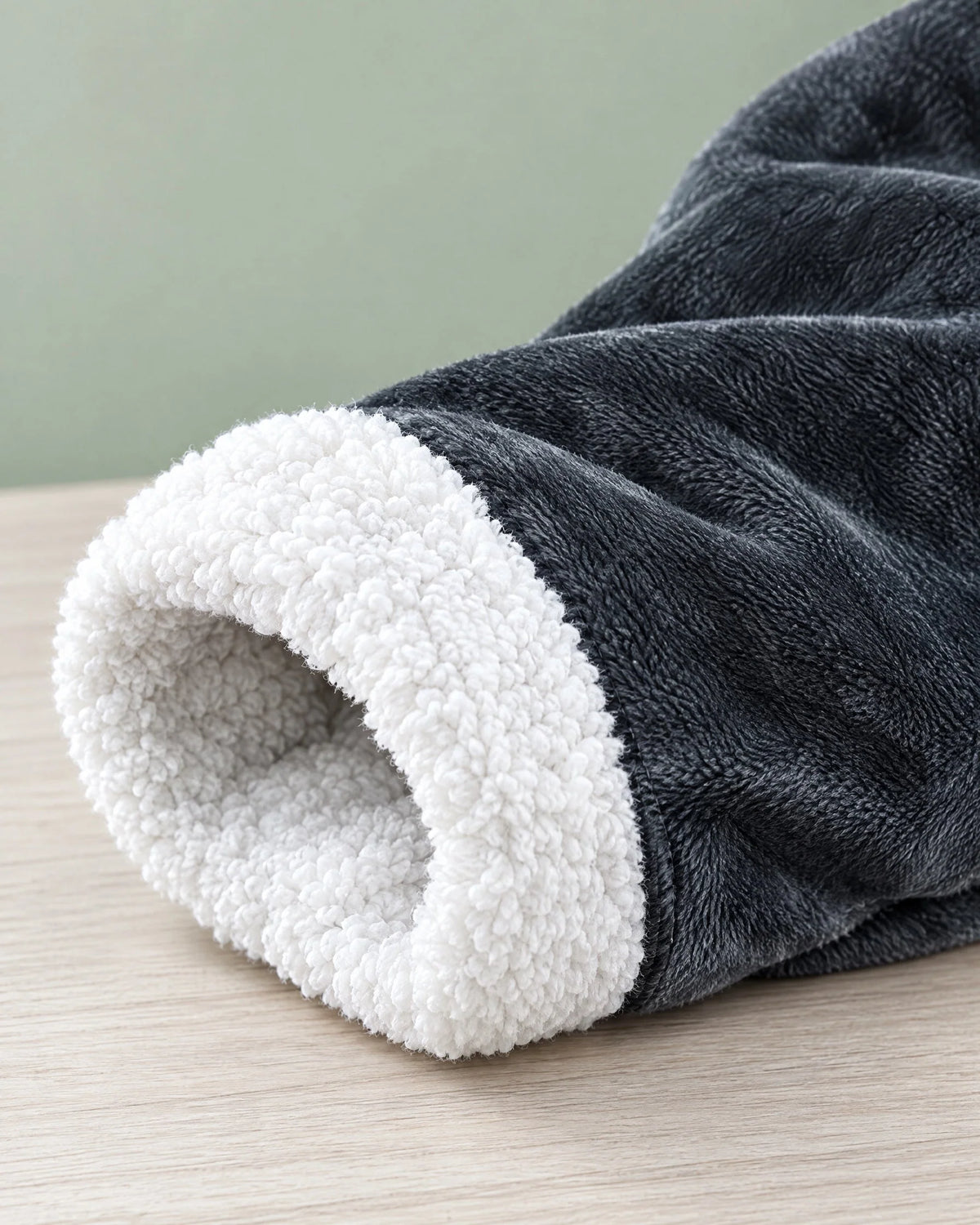 Heated Blanket Robe Full Sleeves Sherpa Foot Pocket Adjustable Heat
