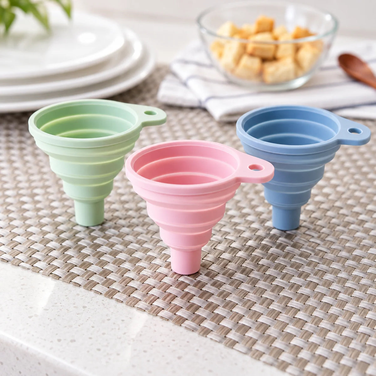 Liquid Dispenser Flexible Silicone Tapered Retractable