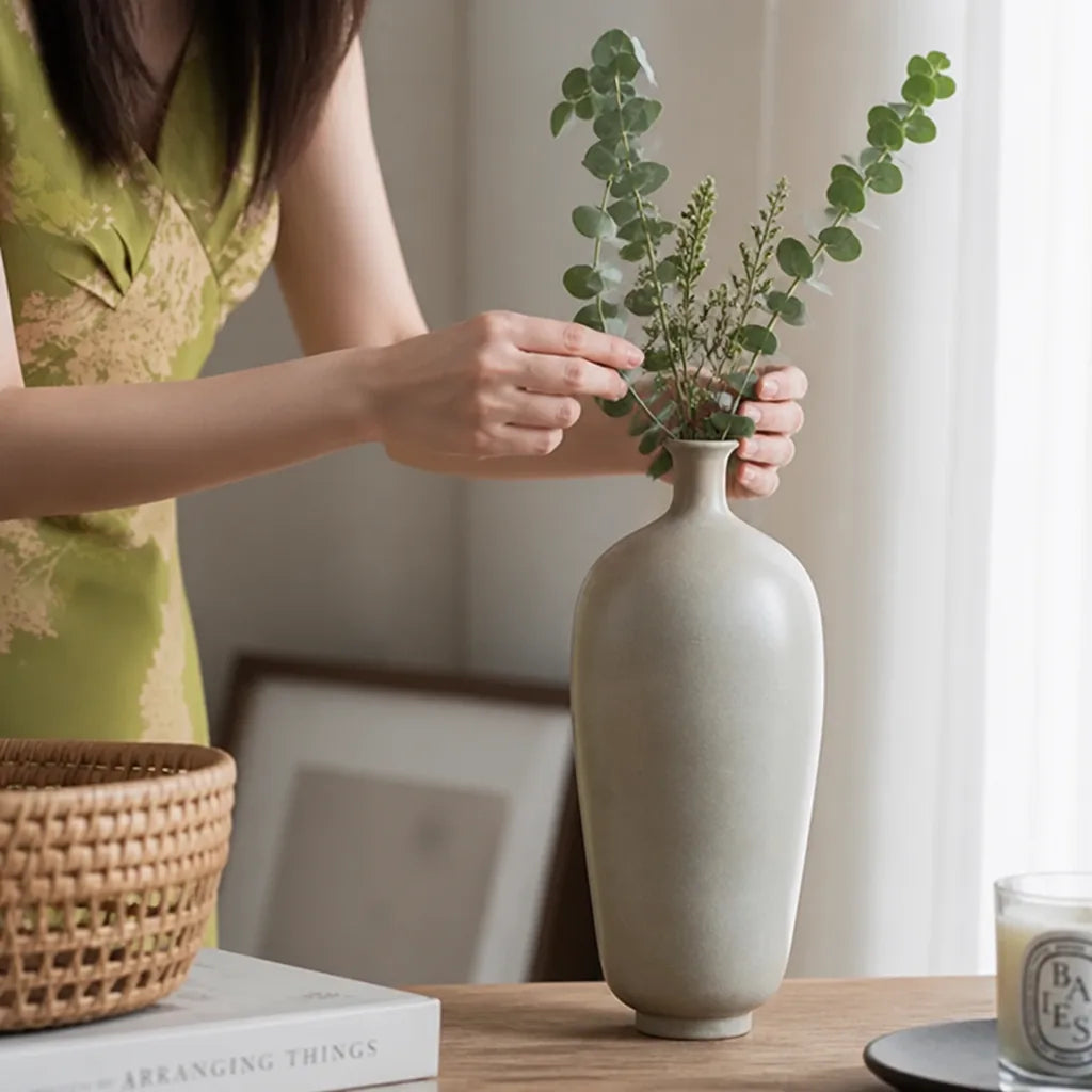 Modern Minimalist Ceramic Narrow-Neck Vase