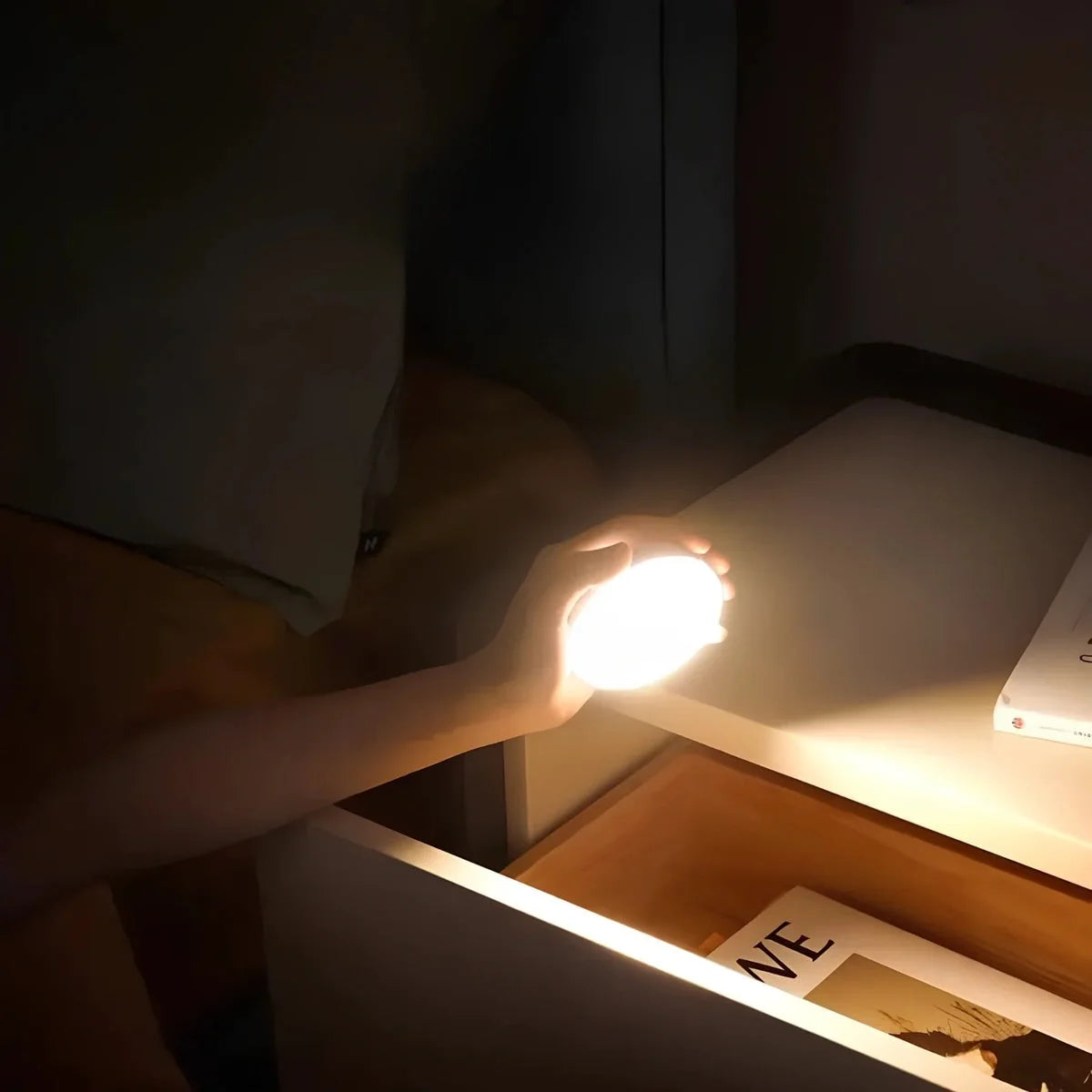 Motion Sensor Puck Light USB Rechargeable Magnetic Mount