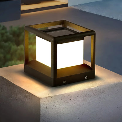 Outdoor Patio Light Solar & Wired IP65 Dusk-To-Dawn