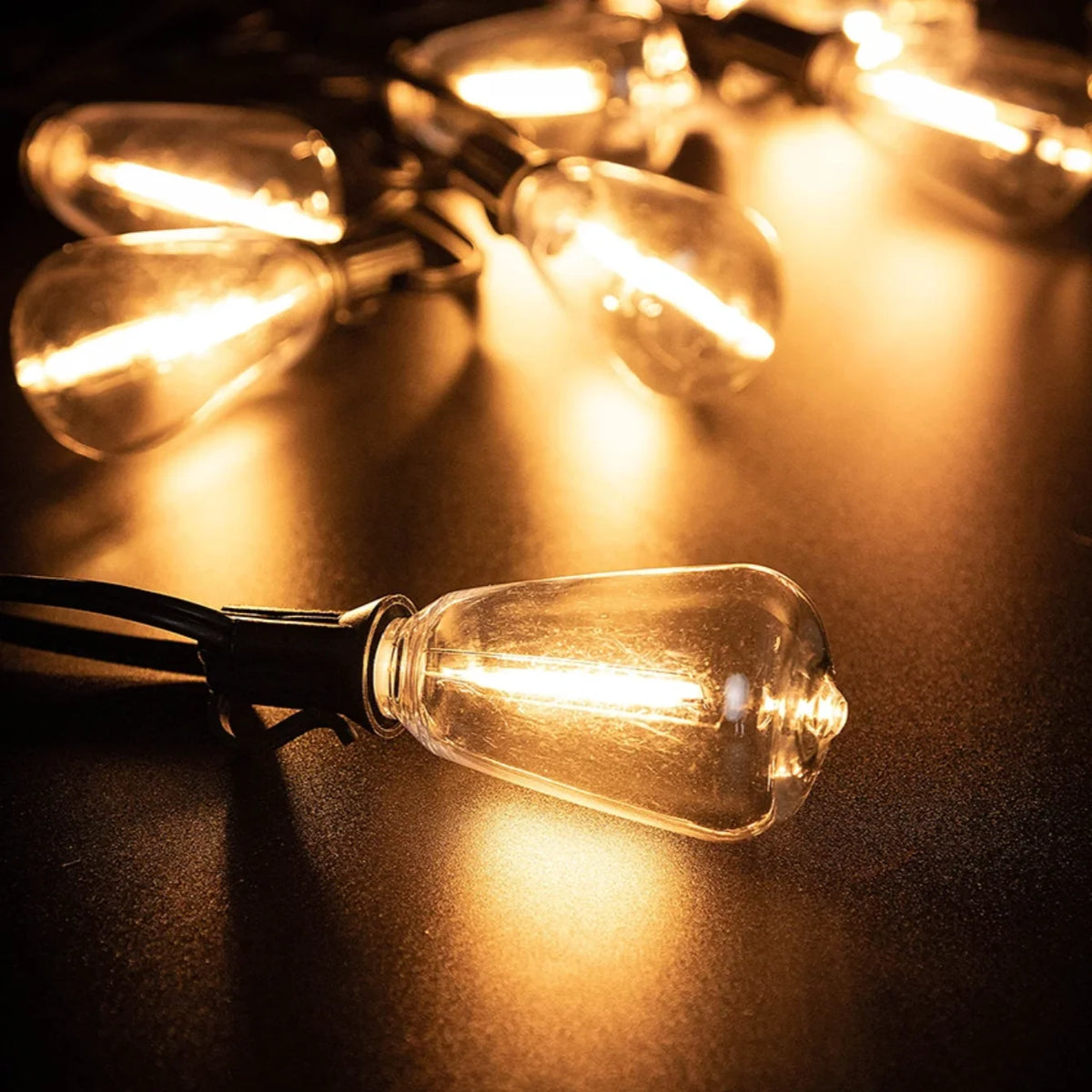 Outdoor String Lights Solar-Powered 10 Shatter-Resistant Bulbs
