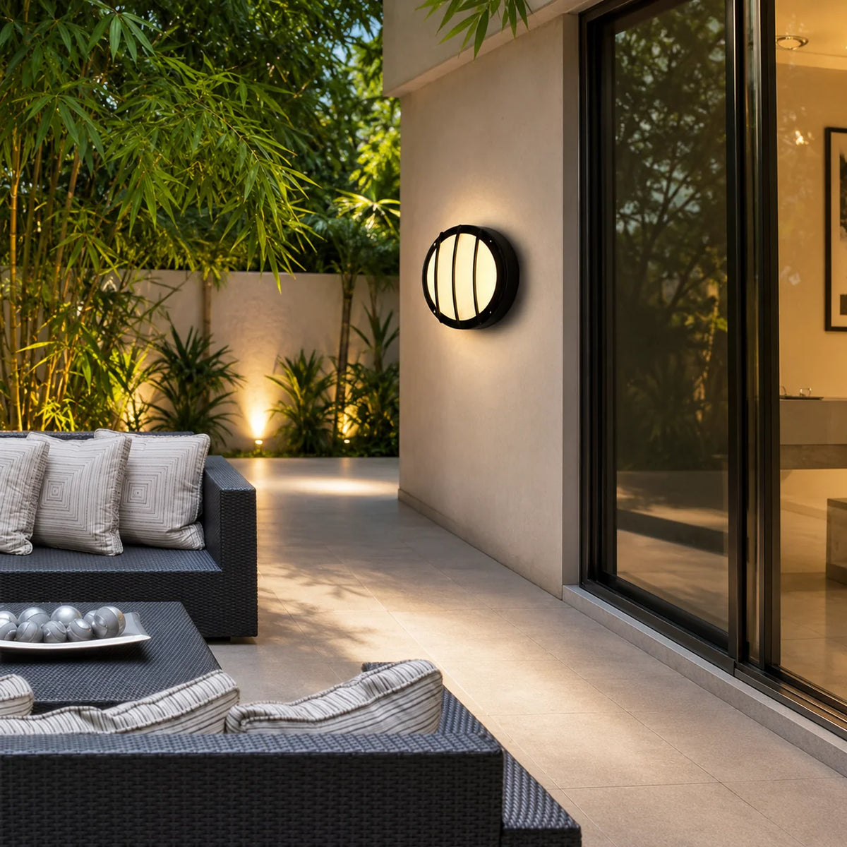 Outdoor Wall Light Warm White Integrated LED IP65 Waterproof