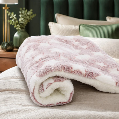 Pet Blanket Double-Brushed Coral Fleece Machine Washable & Foldable