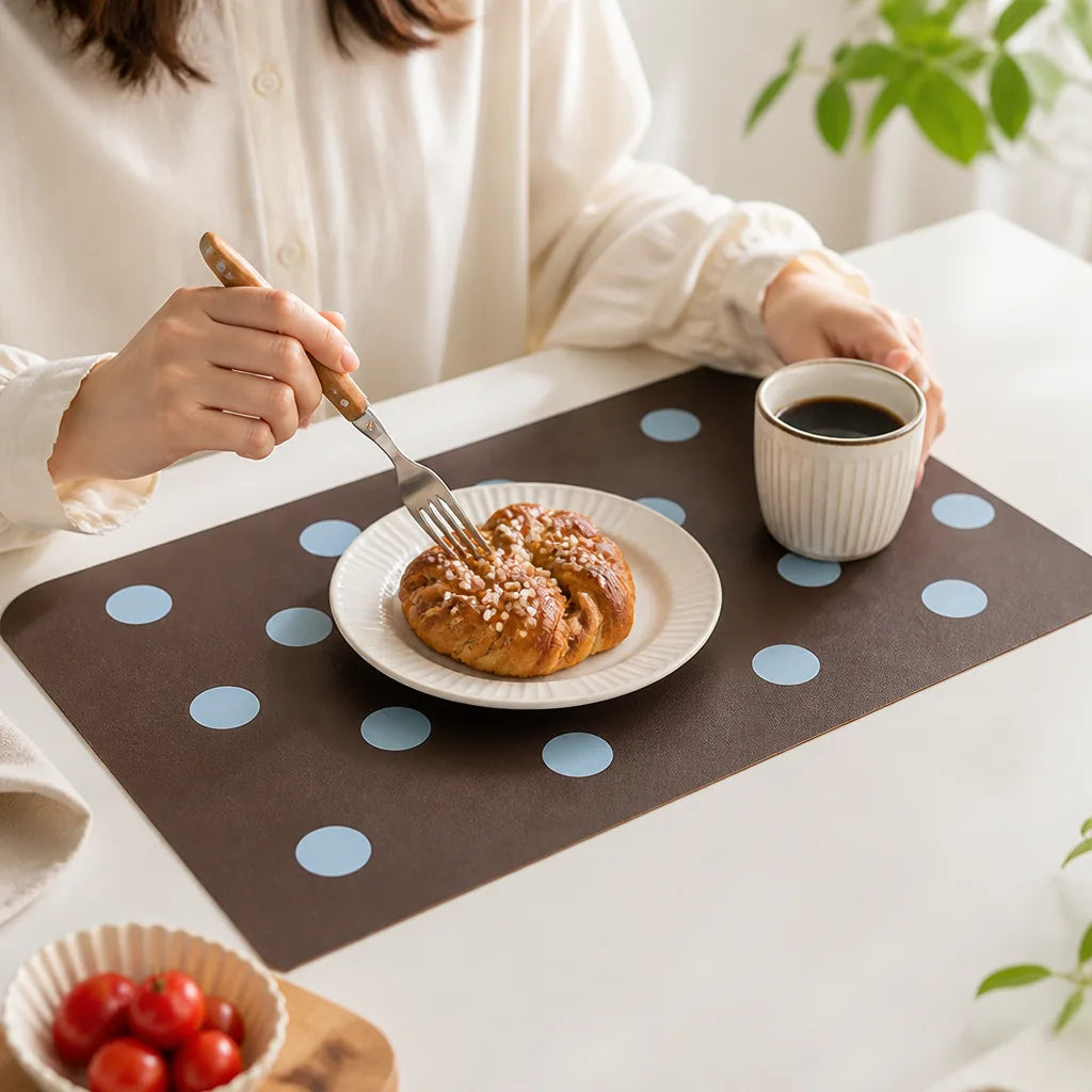 Placemat Polka Dot Water-Resistant & Non-Slip Backing