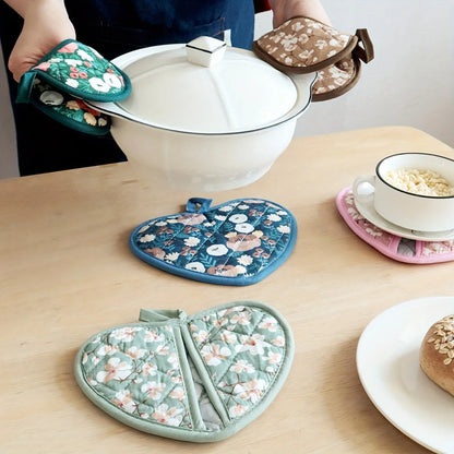 Pot Holder Set Heat Resistant Heart Shaped 2 Pieces