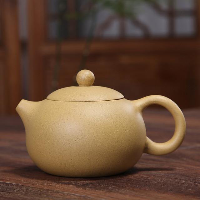Teapot Vintage-Inspired Artistic Design